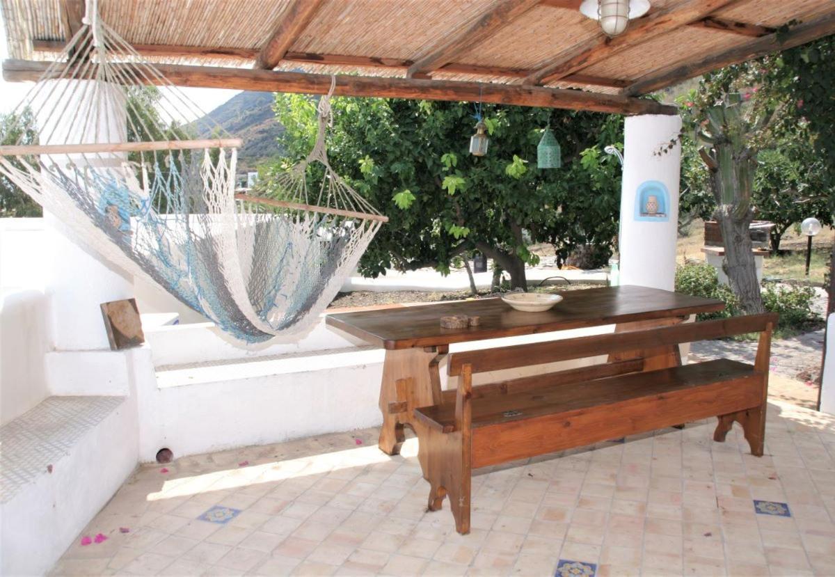 Case Al Mare - Terrazzi Panoramici E Ampio Giardino Santa Marina Salina Buitenkant foto
